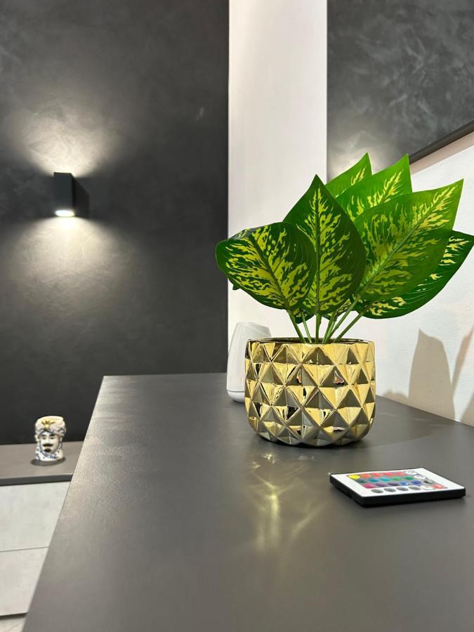 La Casa Di Toto Apartment Palermo Bagian luar foto